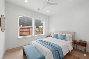 1110 Peden St, Houston, TX 77006 - Photo 9
