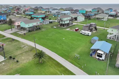 1964 Avenue G, Crystal Beach, TX 77650 - Photo 5