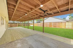 4102 Townes Forest Rd, Friendswood, TX 77546 - Photo 43