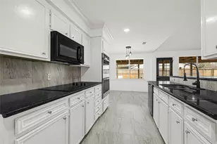 4102 Townes Forest Rd, Friendswood, TX 77546 - Photo 3