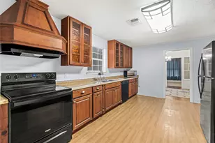 405 N College St, Weimar, TX 78962 - Photo 9