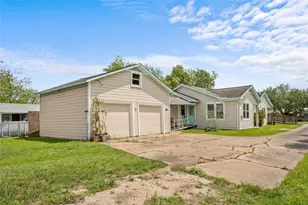 405 N College St, Weimar, TX 78962 - Photo 23