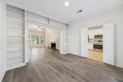 11711 Memorial Drive #549, Houston, TX 77024 - Photo 9