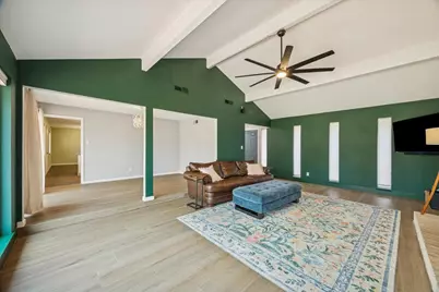 1325 Plantation Drive, Dickinson, TX 77539 - Photo 5