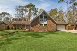 1325 Plantation Dr, Dickinson, TX 77539 - Photo 1