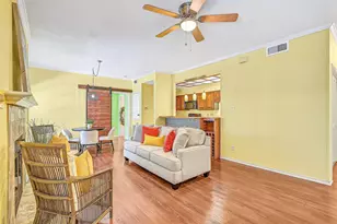 921 Marine Dr, Galveston, TX 77550 - Photo 5