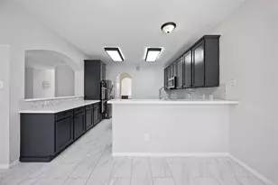 15 Finetta Ln, Alvin, TX 77511 - Photo 11