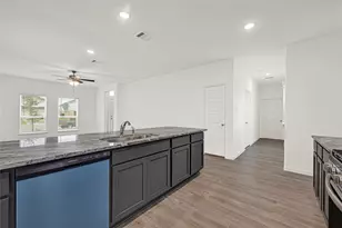 3210 Tranquility Ln, Baytown, TX 77521 - Photo 9