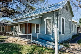 1404 Fannin St, Columbus, TX 78934 - Photo 1