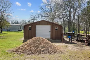 302 Dan Dr, Somerville, TX 77879 - Photo 13