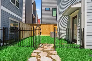 1026 W 24th St, Houston, TX 77008 - Photo 21