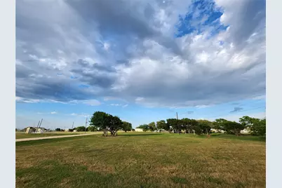 351 Mollnar Drive, Palacios, TX 77465 - Photo 7