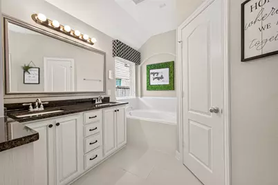 19 Dawson Woods Court, The Woodlands, TX 77354 - Photo 27