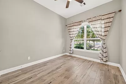 19 Dawson Woods Court, The Woodlands, TX 77354 - Photo 31