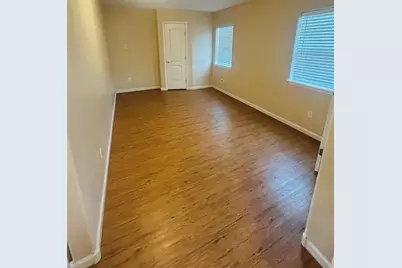 1025 14th Street, Dickinson, TX 77539 - Photo 9