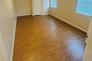 1025 14th St, Dickinson, TX 77539 - Photo 9