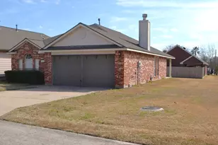 121 Golfview Dr, Conroe, TX 77356 - Photo 3