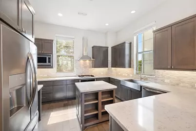 415 T C Jester Boulevard, Houston, TX 77007 - Photo 3