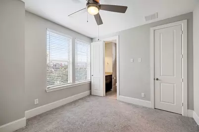415 T C Jester Boulevard, Houston, TX 77007 - Photo 17
