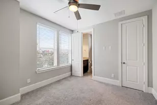 415 T C Jester Blvd, Houston, TX 77007 - Photo 17