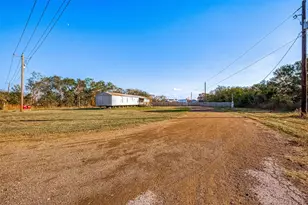 100 Mulcahy St, Damon, TX 77430 - Photo 5