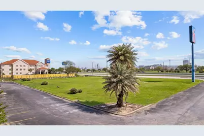 1000 Highway 332, Clute, TX 77531 - Photo 11