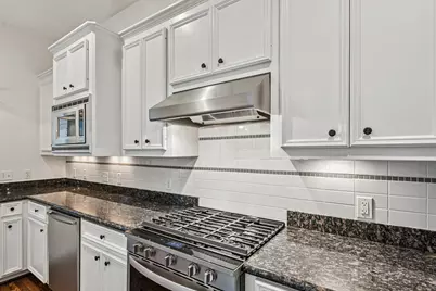 1537 Alexander Street, Houston, TX 77008 - Photo 11