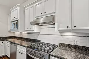 1537 Alexander St, Houston, TX 77008 - Photo 11