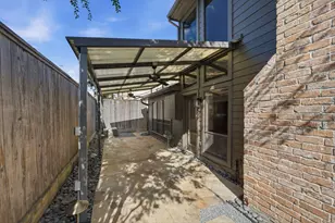 10319 Meadow Lake Ln, Houston, TX 77042 - Photo 29