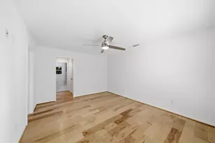 10319 Meadow Lake Ln, Houston, TX 77042 - Photo 17