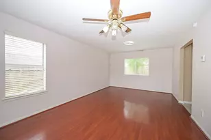 13723 Wood River Dr, Houston, TX 77085 - Photo 9