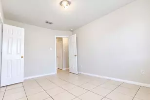 7015 Biton Dr, Houston, TX 77083 - Photo 17
