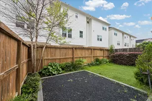 612 Leverkuhn St, Houston, TX 77007 - Photo 5