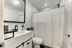 708 Gresham St, Baytown, TX 77520 - Photo 19