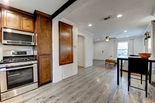 708 Gresham St, Baytown, TX 77520 - Photo 9