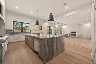 316 W 30th St, Houston, TX 77018 - Photo 11