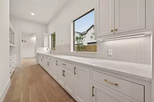 316 W 30th St, Houston, TX 77018 - Photo 13