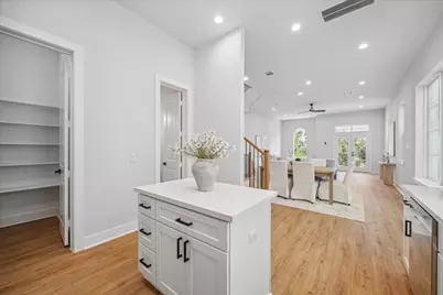 1033 W 17th Street, Houston, TX 77008 - Photo 17
