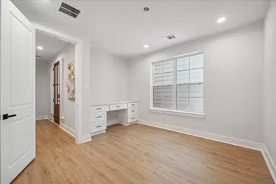 1033 W 17th Street, Houston, TX 77008 - Photo 5