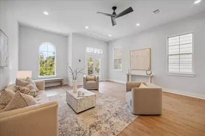 1033 W 17th Street, Houston, TX 77008 - Photo 9