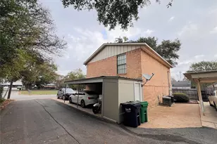602 S Jackson St, Brenham, TX 77833 - Photo 11