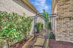 14919 Redwood Cove Ct, Houston, TX 77062 - Photo 9