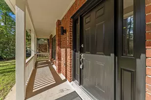 105 Eagle Rock Cir, The Woodlands, TX 77381 - Photo 3