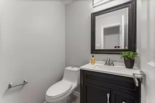 105 Eagle Rock Cir, The Woodlands, TX 77381 - Photo 19