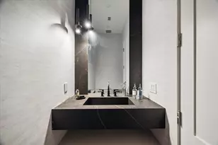 2727 Kirby Dr, Houston, TX 77098 - Photo 11