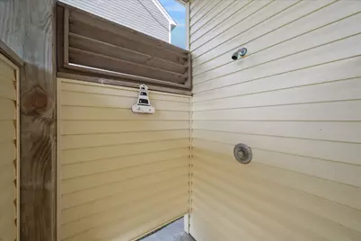 13723 Pirates Beach Boulevard, Galveston, TX 77554 - Photo 19