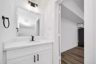 8021 Birmingham St, Houston, TX 77028 - Photo 23