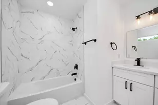 8021 Birmingham St, Houston, TX 77028 - Photo 27