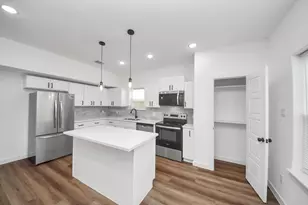 8021 Birmingham St, Houston, TX 77028 - Photo 7