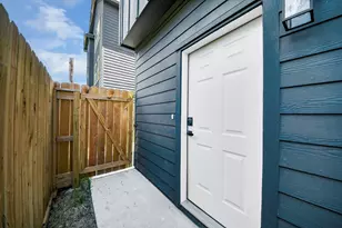 8021 Birmingham St, Houston, TX 77028 - Photo 3